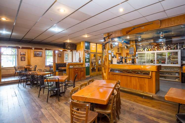 20 Memorial Square Carterton_20