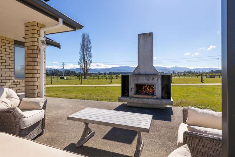 250 Hughes Line West Taratahi_17