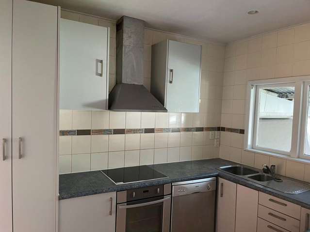 98 Portage Road New Lynn_3