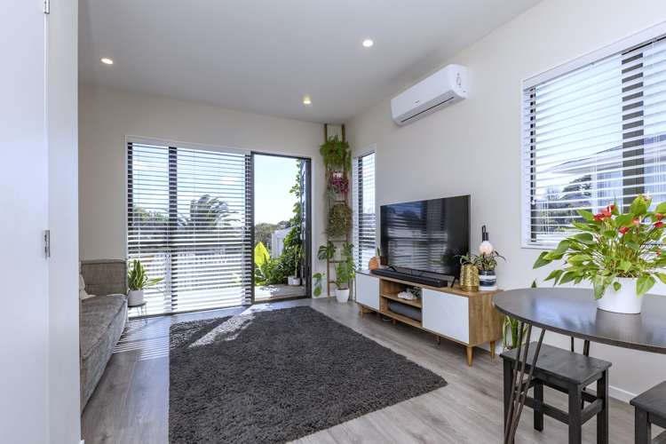 1/24 Tara Road Henderson_12