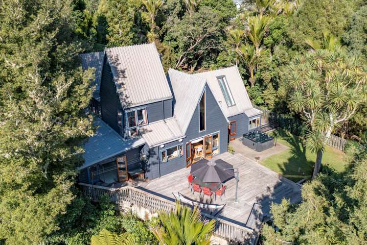 166 Woodlands Park Road Titirangi_21