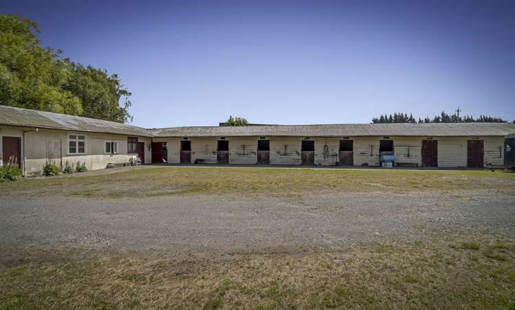 325 Curraghs Road Rolleston_17