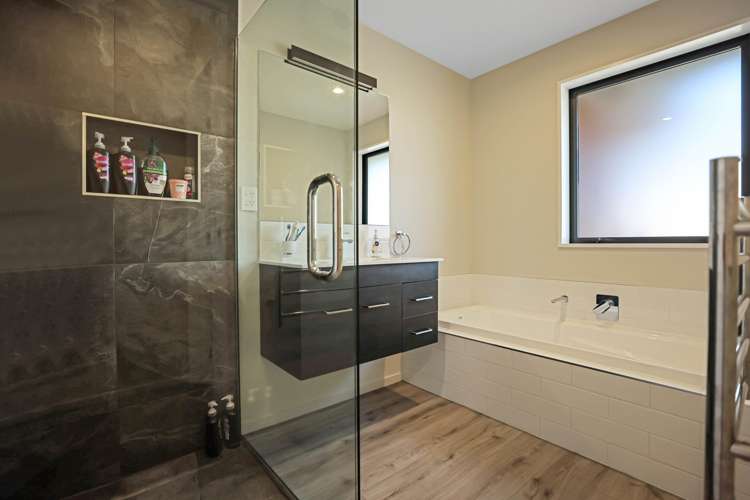 31 Geoff Geering Drive Netherby_27