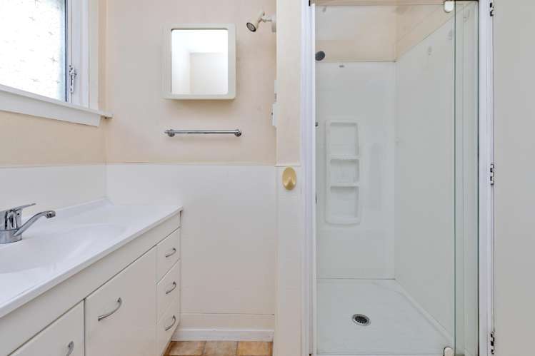 4 George Street Rolleston_17