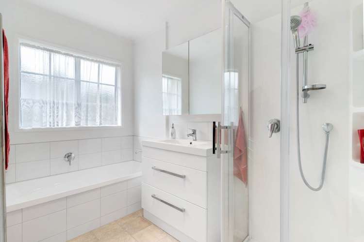 27 Centorian Drive Windsor Park_16