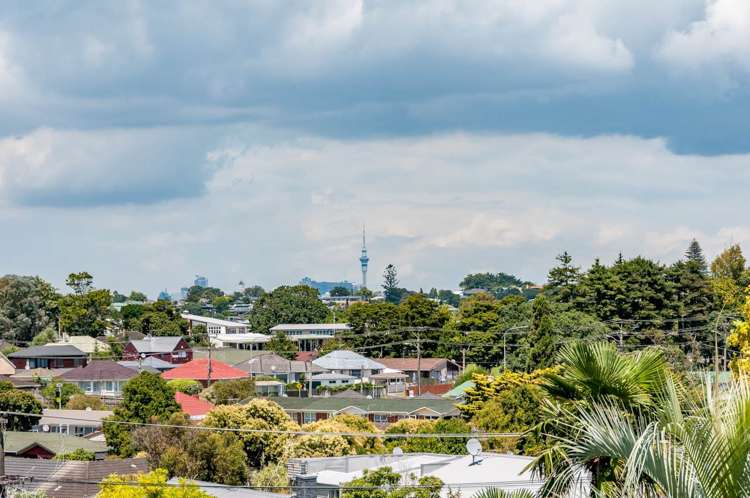 2/10 East Coast Road Milford_4