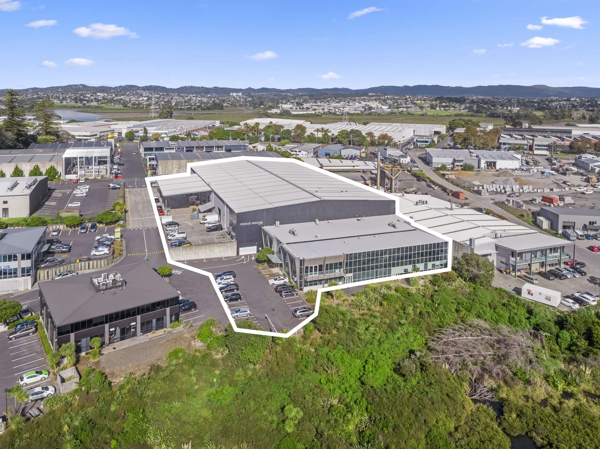 Corporate industrial HQ with long-term tenant in sought-after Rosebank Peninsula