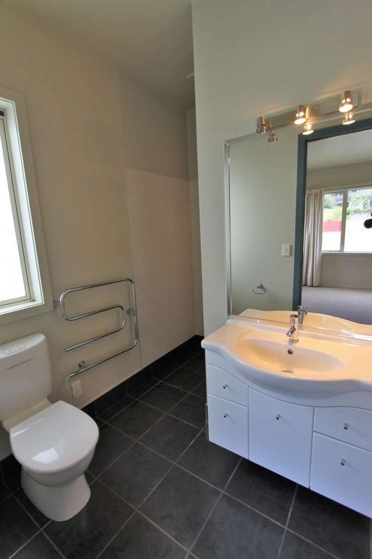 2/2 The Moorings Taupo_7