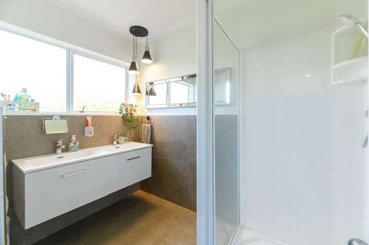 170 Titirangi Road New Lynn_14