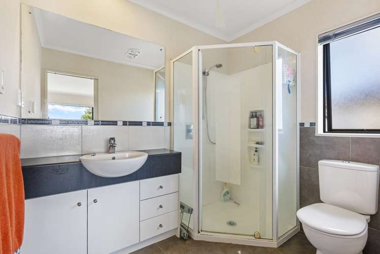 25 Stranraer Crescent Wattle Downs_6