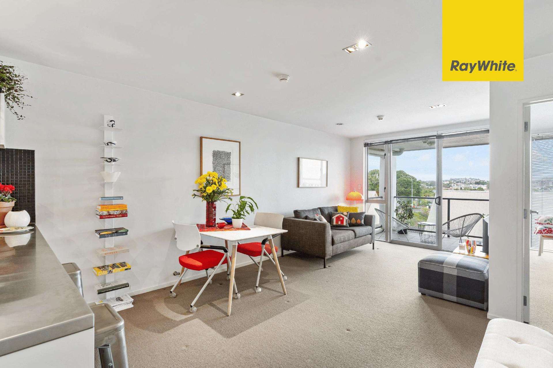 6V/435 New North Road Kingsland_0