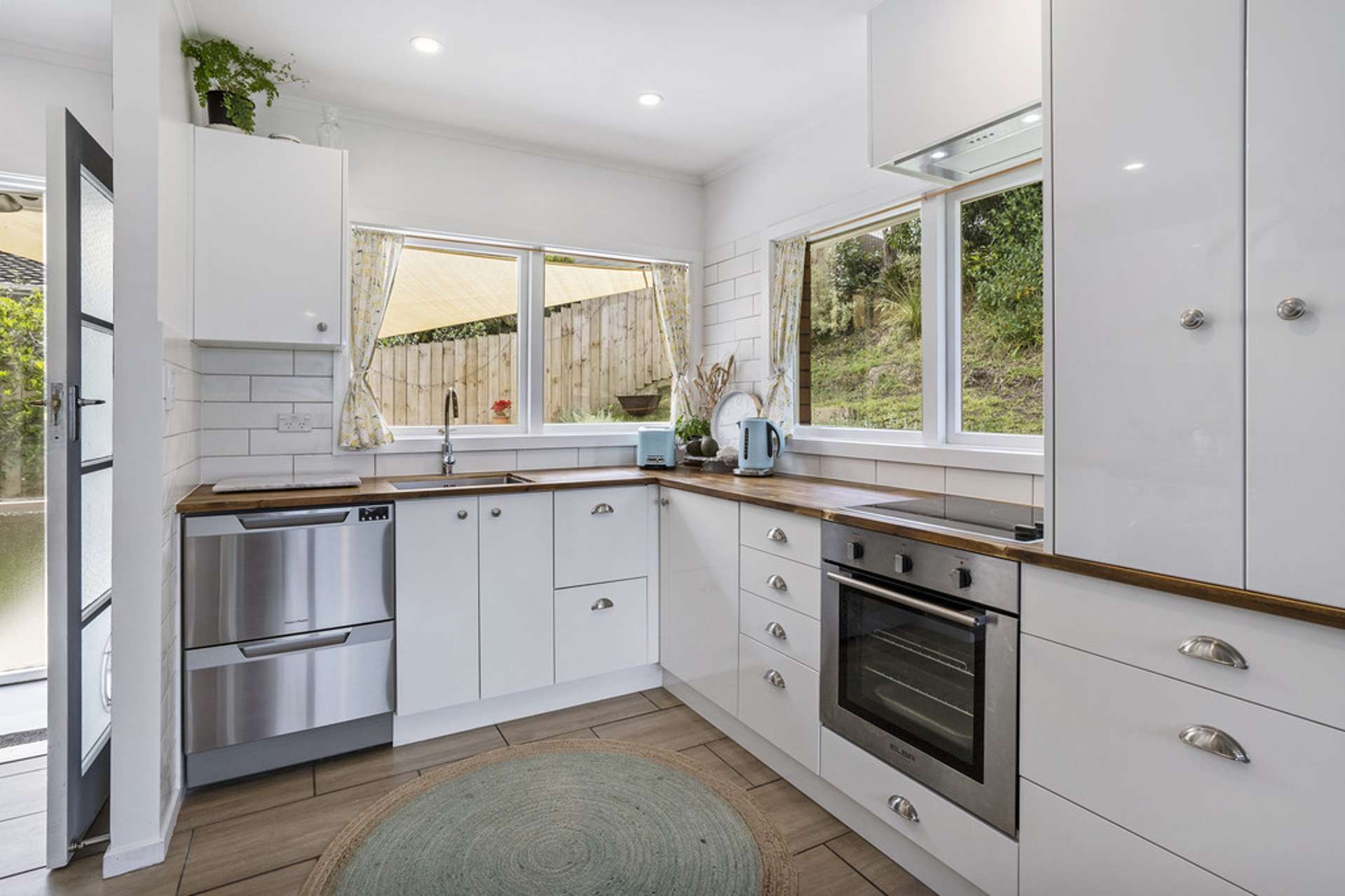 2/55 Ayton Drive Totara Vale_0