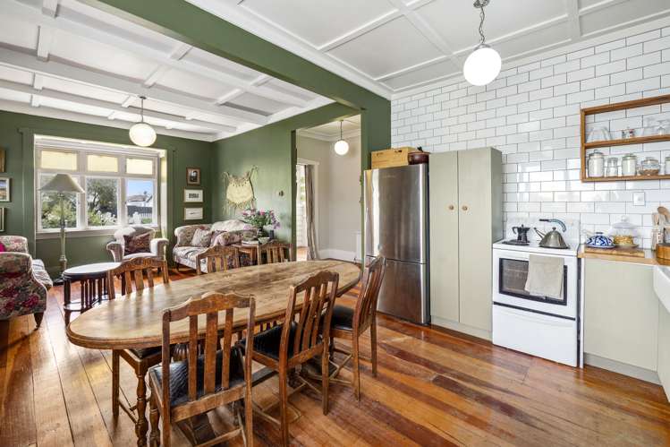 44 Robertson Street Glenholme_4