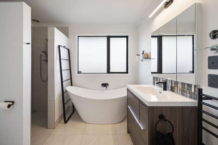 141 Pharazyn Street Feilding_13