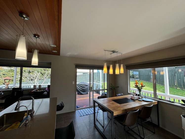 6 Kells Place Botany Downs_5