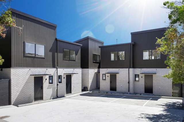 1/96 Bluebird Crescent Unsworth Heights_1