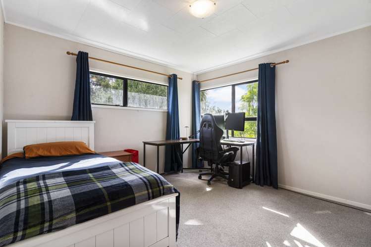 6 Lowell Place Massey_12