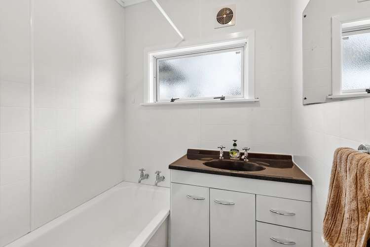 13 Dickens Street Stoke_7