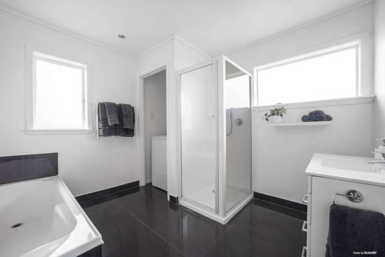 160 Glengarry Road Glen Eden_10