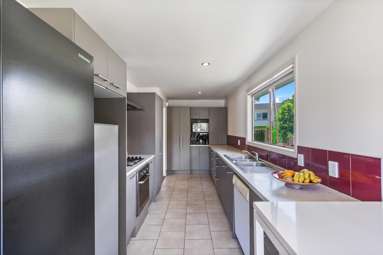 27 Longreach Drive_2