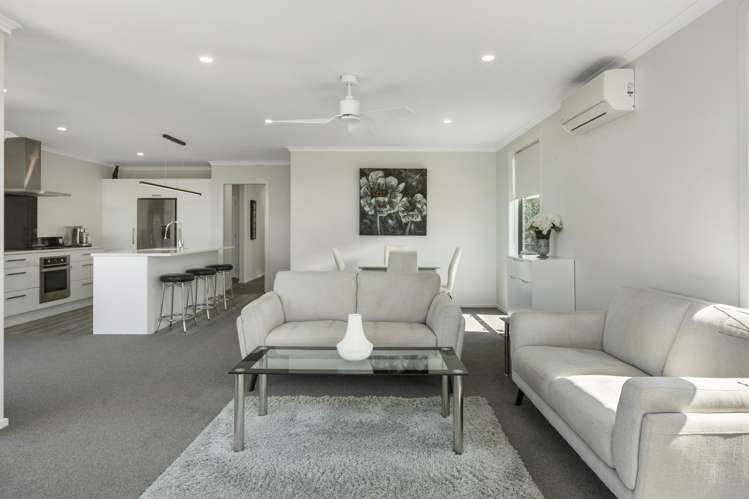 7 Eastbank Drive Katikati_4