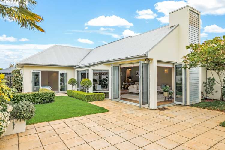 24 Crombie Green Northwood_13