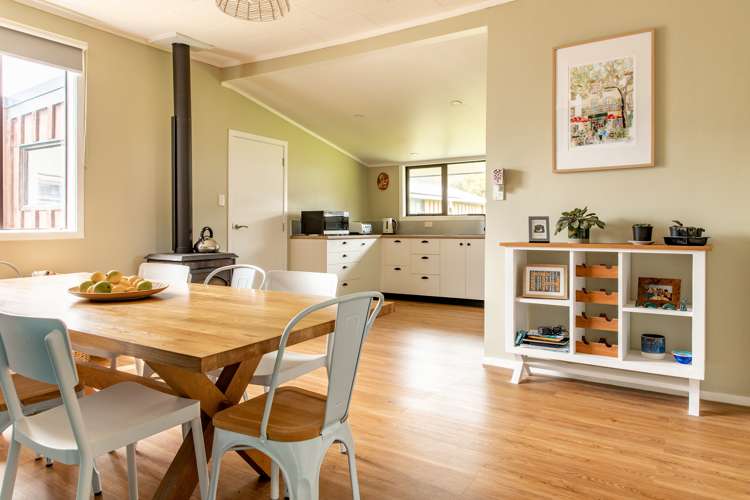 52 Mcgill Street Waimangaroa_1