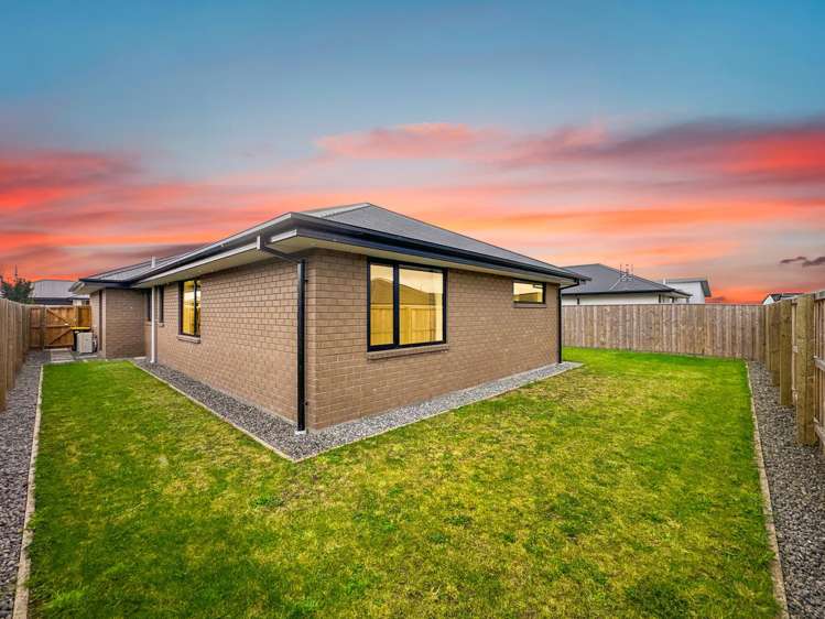 16 Mehrtens Crescent Woodend_17