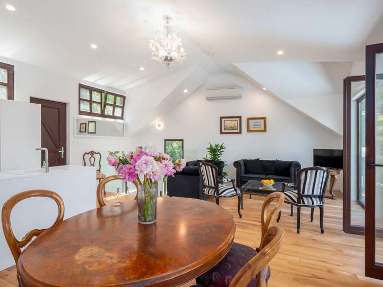 85 Arawata Terrace Fernhill/Sunshine Bay_11