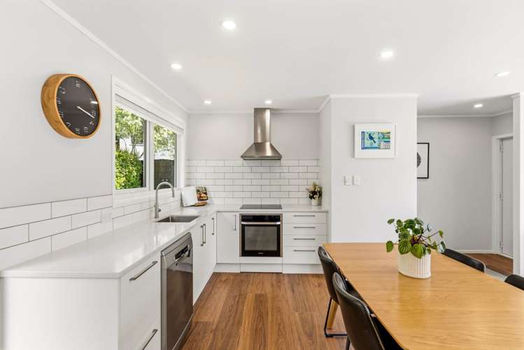 17 Coroglen Avenue Birkenhead_6