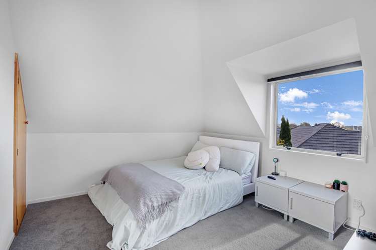 2/19 Waitikiri Drive Parklands_12