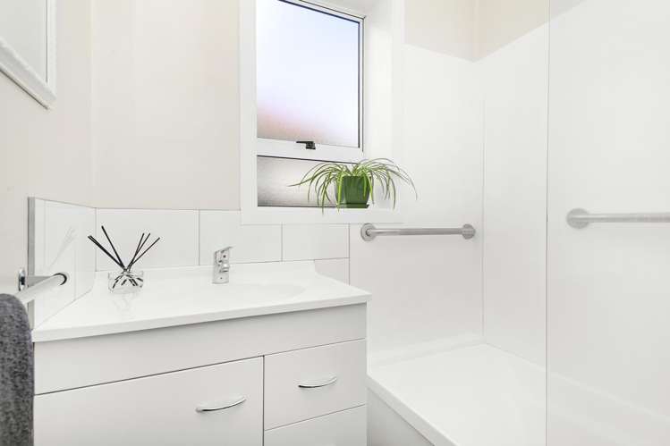 85 Bell Road Waiwhetu_10