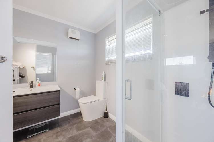 13 Harold Holt Avenue Onekawa_12