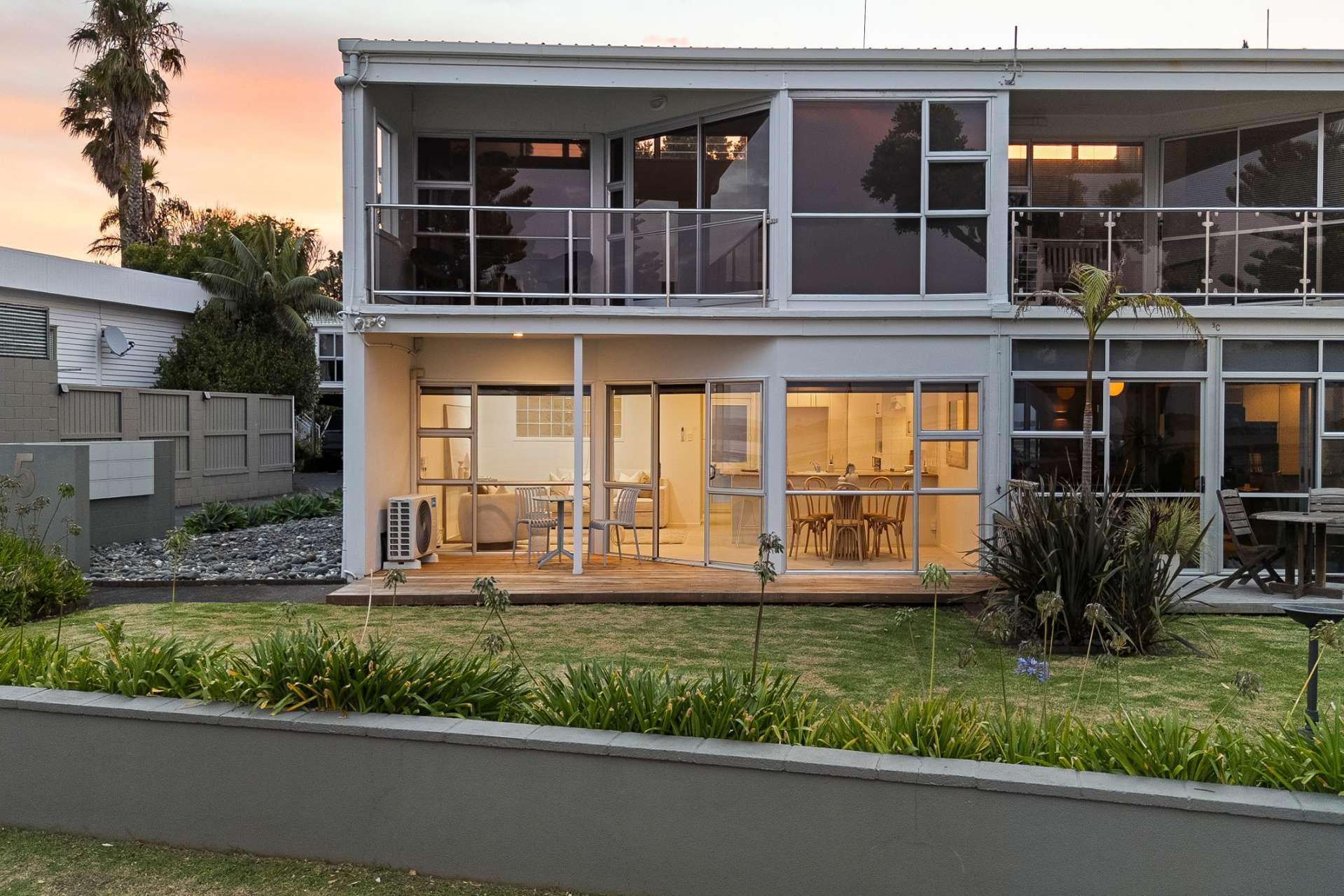 5A The Esplanade Eastern Beach_0