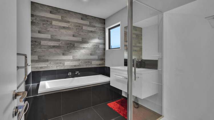 73 Faringdon Boulevard Rolleston_11