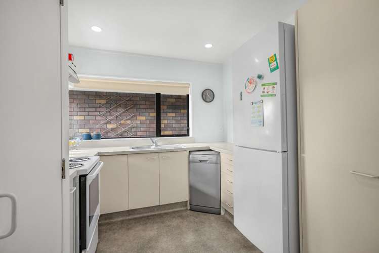 31/18 King Street Petone_9