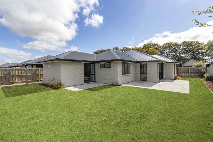 74 Quinn Crescent Woodend_21