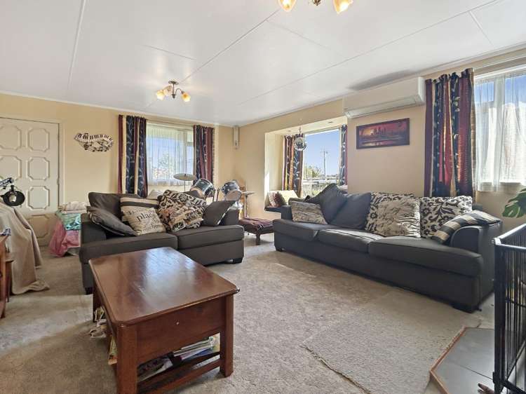 67 Sherwill Street East 10643_5
