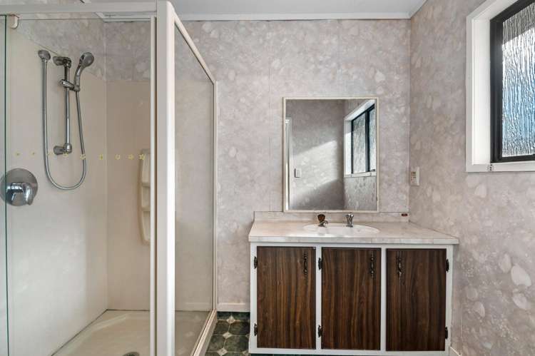 129b Ranolf Street Glenholme_11