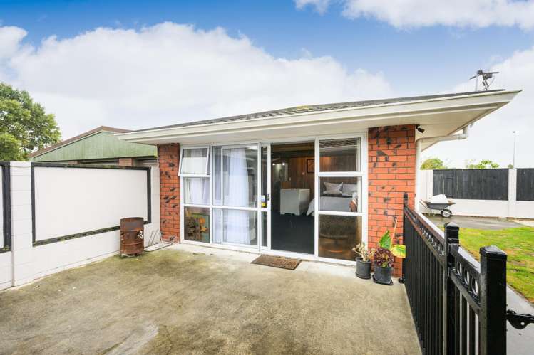 6 Grange Place Milson_23