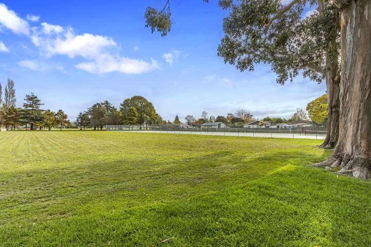 2 Woodfield Lane Redwood_12