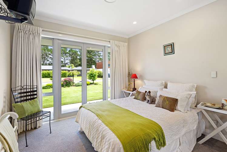 38 Grangewood Drive Lincoln_17