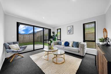 36 LEATHEM CRESCENT_4