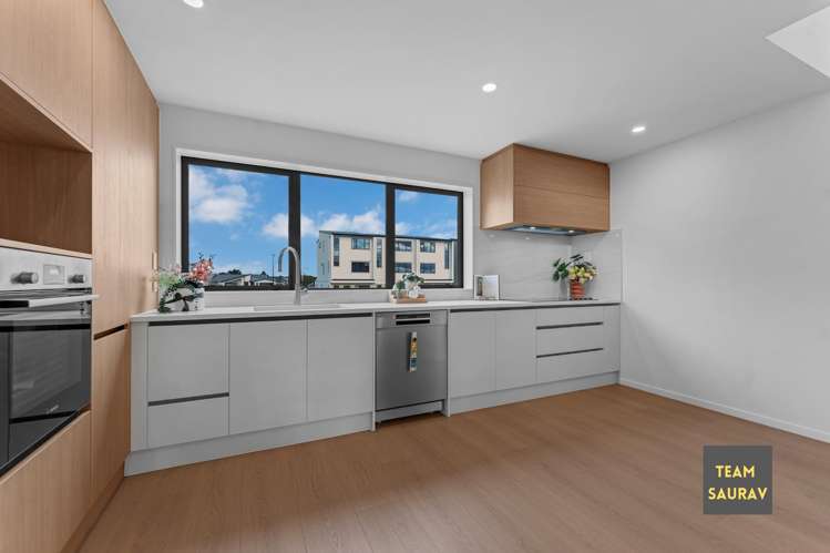 5 & 7 Awhi Way Karaka_15