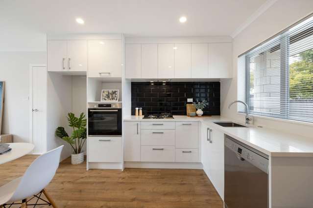 2/7 Rutherford Street Chedworth_3