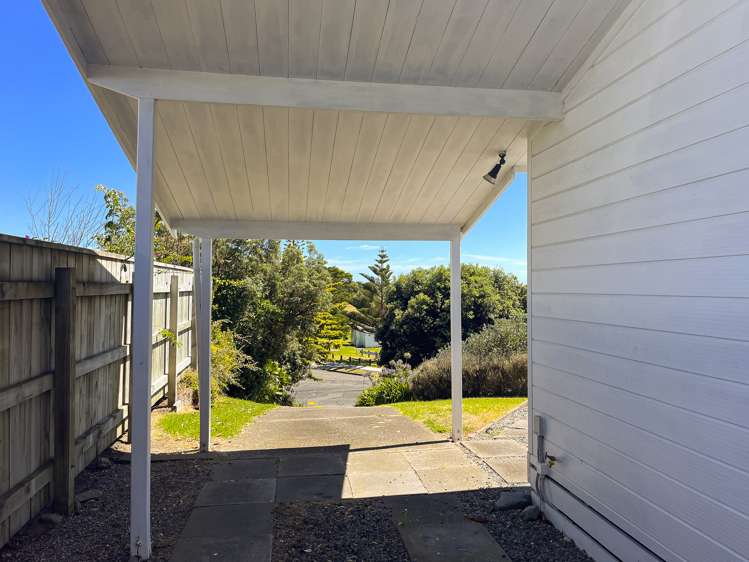42 Queens Road Waikanae Beach_19