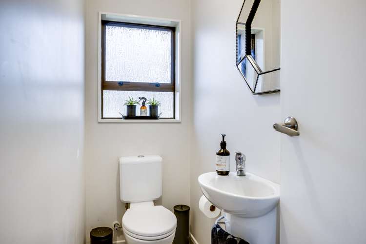 4 Hetley Crescent Taradale_12