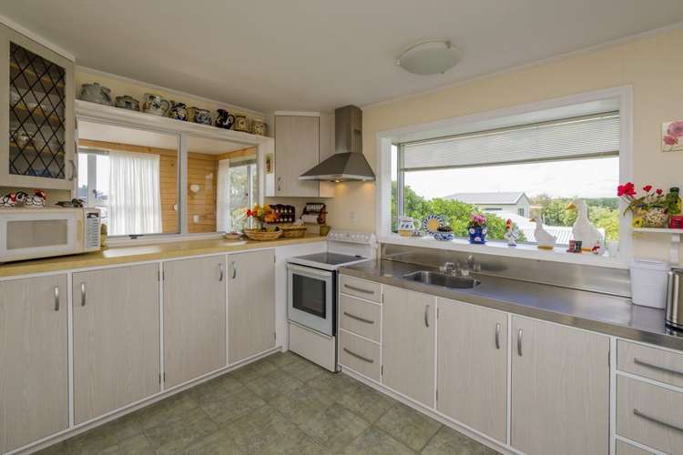10 Titoki Road Waikanae Beach_11