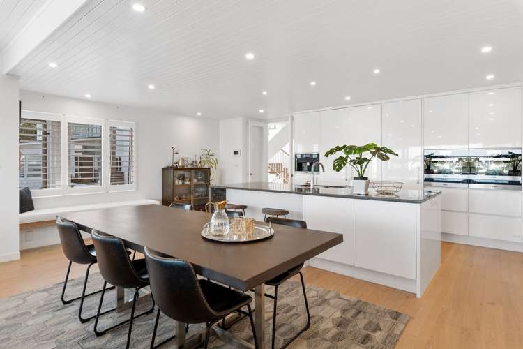 9 Commodore Parry Road Castor Bay_17