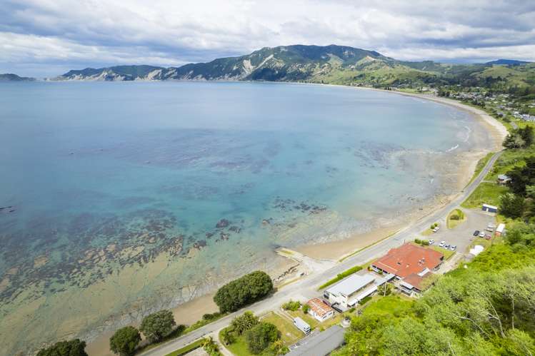 153 Beach Road Tokomaru Bay_6